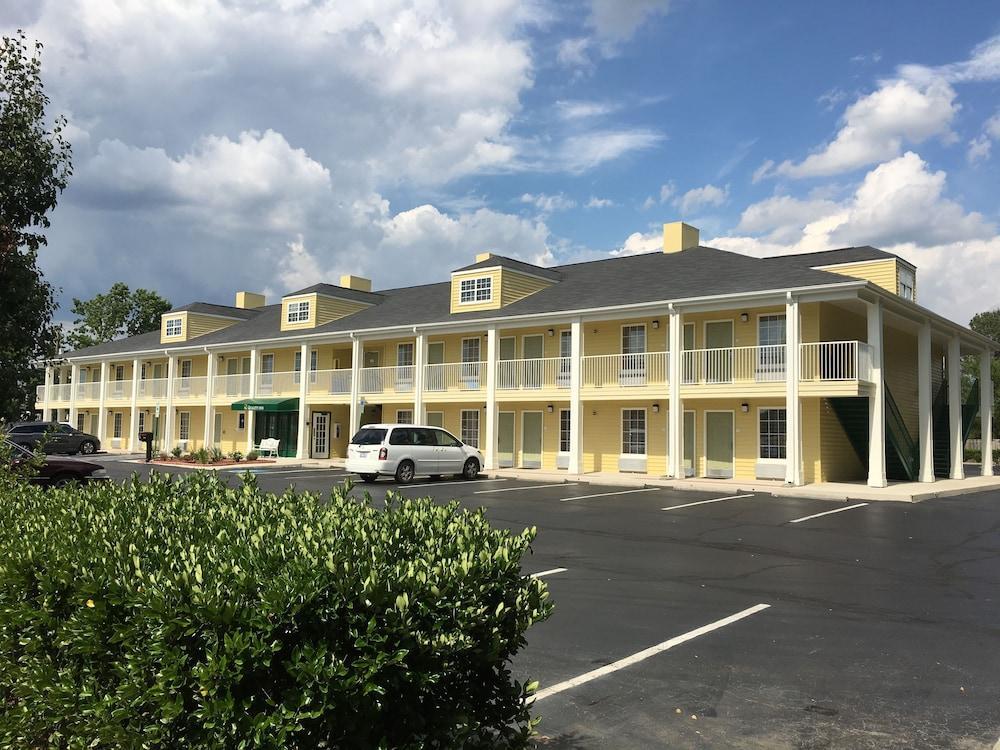 Quality Inn Laurinburg Exterior photo