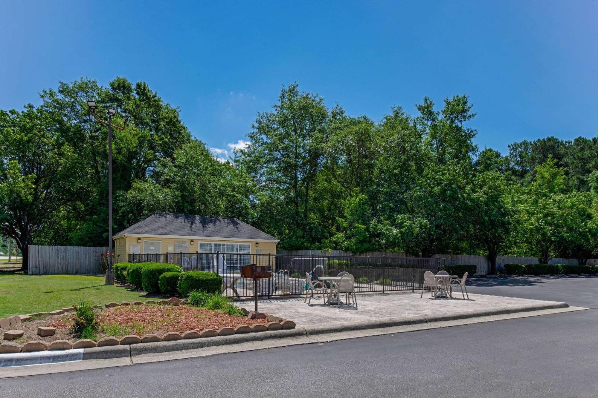 Quality Inn Laurinburg Exterior photo