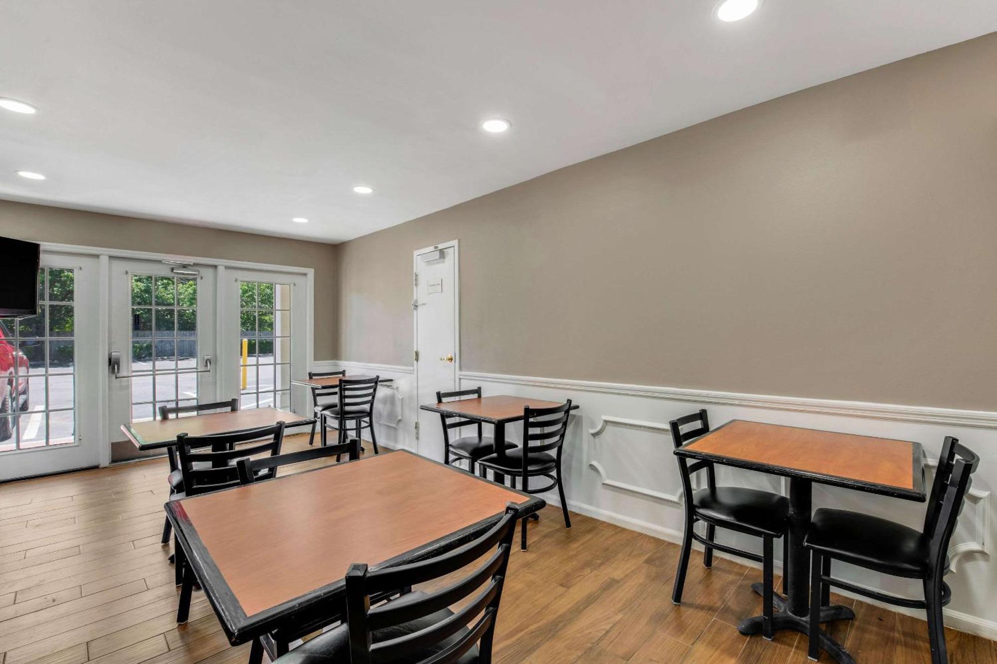 Quality Inn Laurinburg Exterior photo