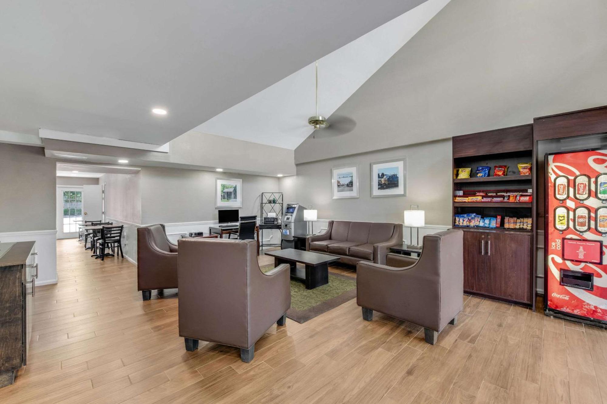 Quality Inn Laurinburg Exterior photo