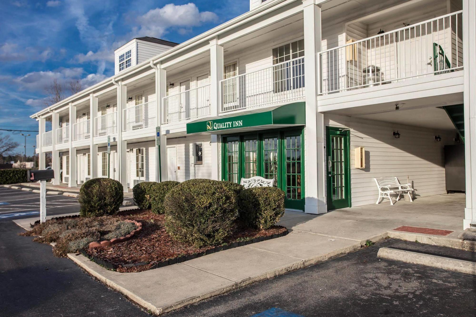 Quality Inn Laurinburg Exterior photo