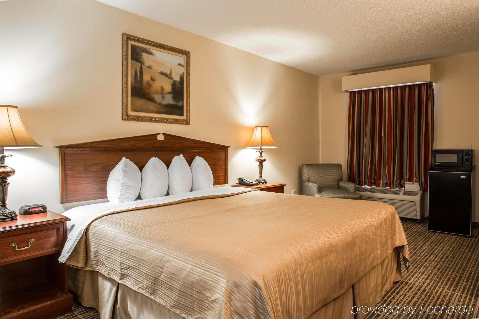 Quality Inn Laurinburg Exterior photo