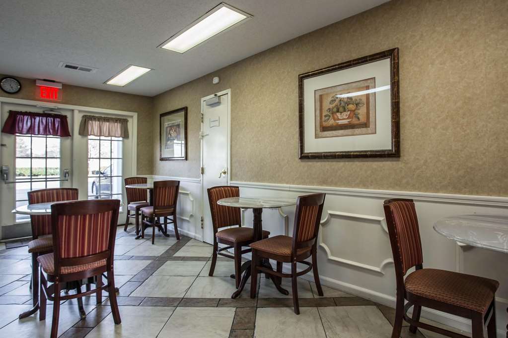 Quality Inn Laurinburg Restaurant photo